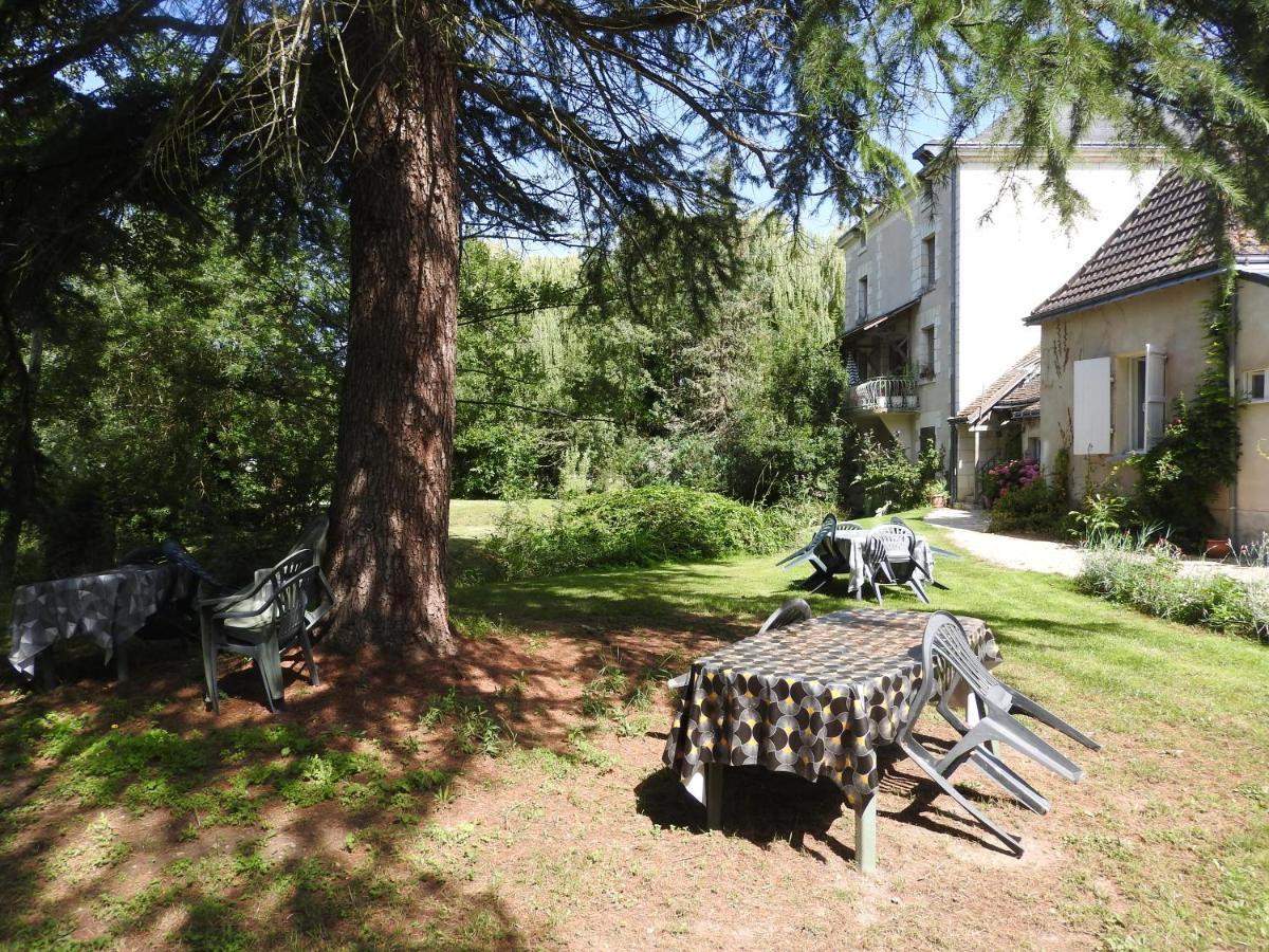 Bed and Breakfast Le Moulin De Saussaye Crouzilles Экстерьер фото
