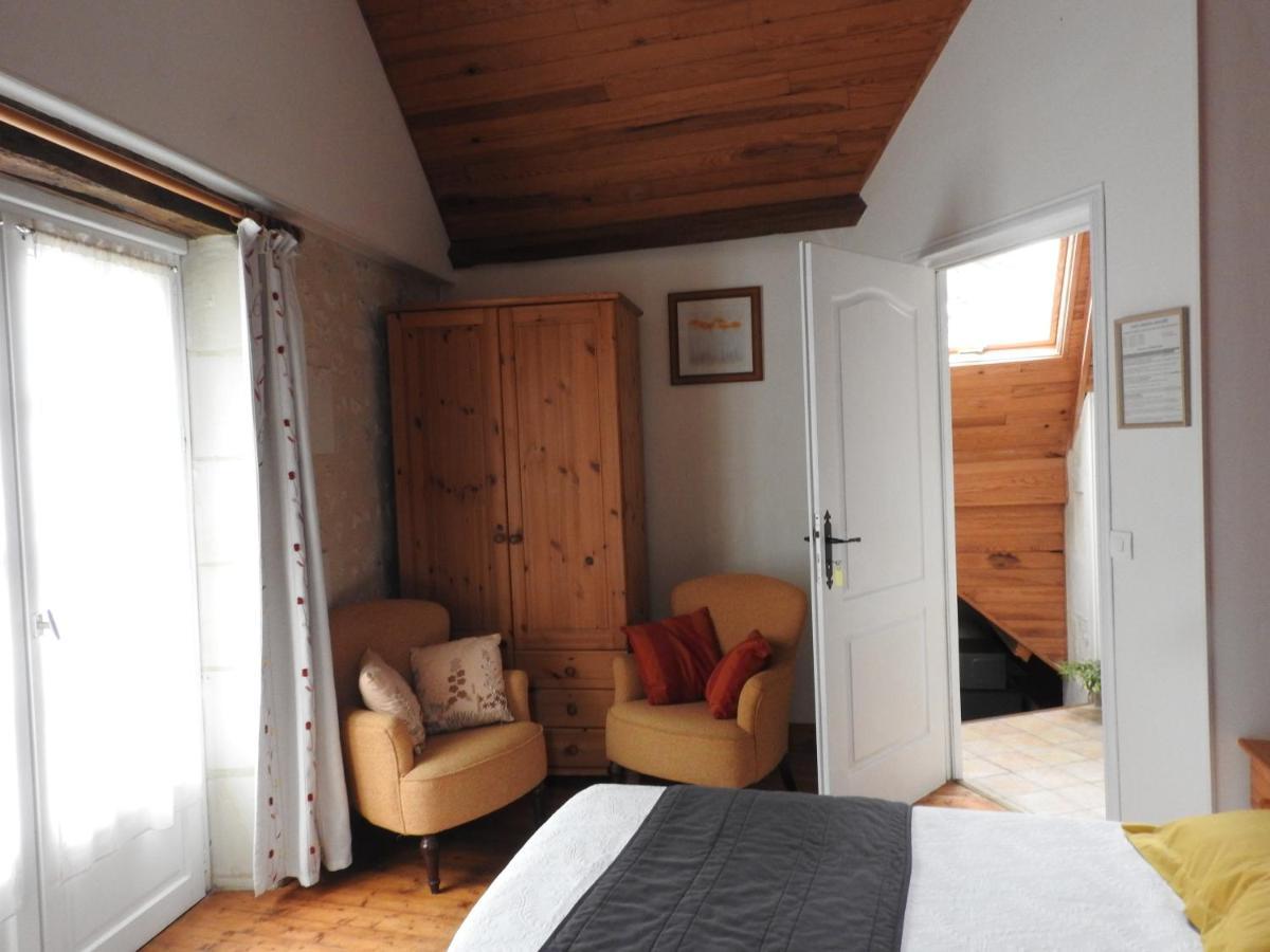 Bed and Breakfast Le Moulin De Saussaye Crouzilles Экстерьер фото