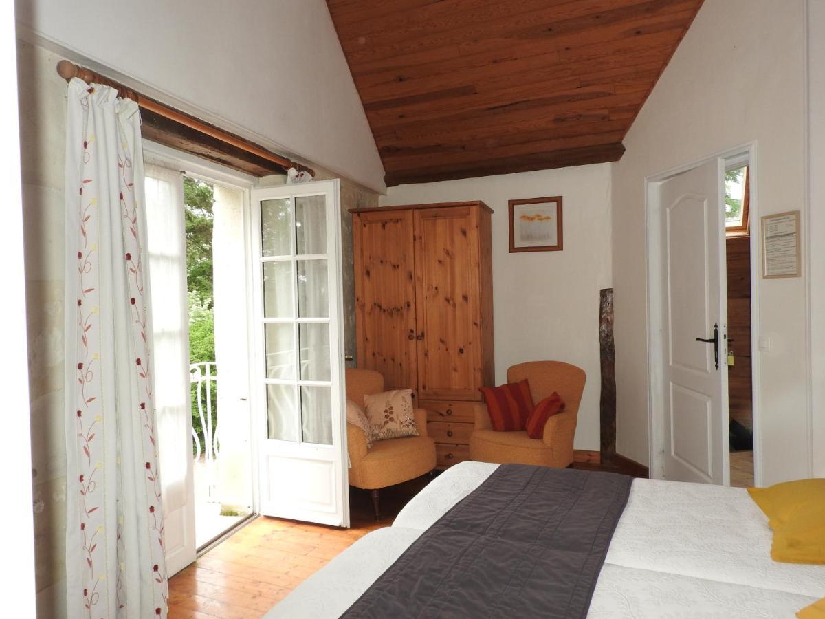 Bed and Breakfast Le Moulin De Saussaye Crouzilles Экстерьер фото