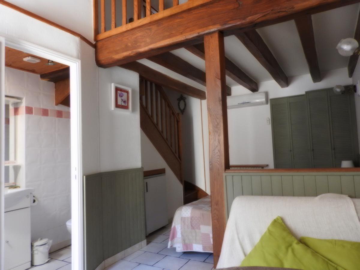 Bed and Breakfast Le Moulin De Saussaye Crouzilles Экстерьер фото