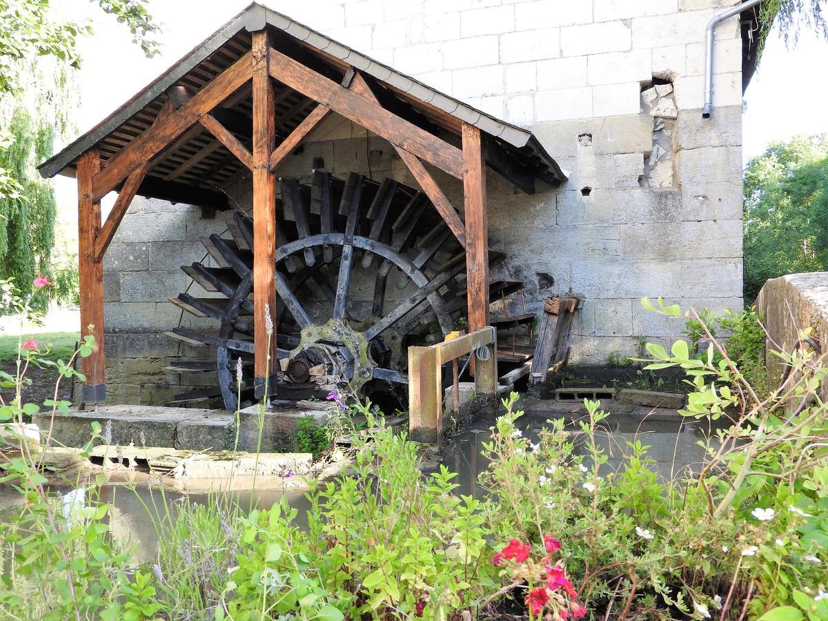 Bed and Breakfast Le Moulin De Saussaye Crouzilles Экстерьер фото